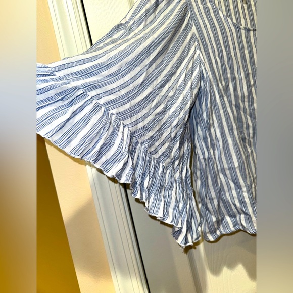 Anthropologie DREW Stripe Tiered Bell/Flutter Sleeves Blouse Women's Size M Blue - Picture 2 of 10